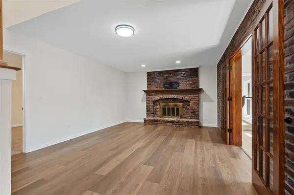 15708 Jesse James Farm RD, Kearney, MO 64060
