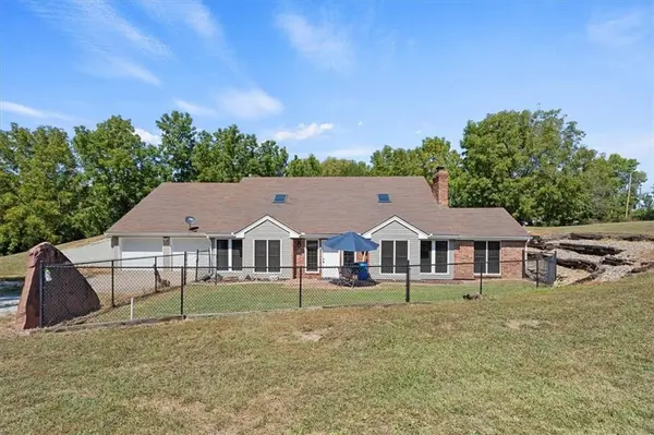 15708 Jesse James Farm RD,  Kearney,  MO 64060