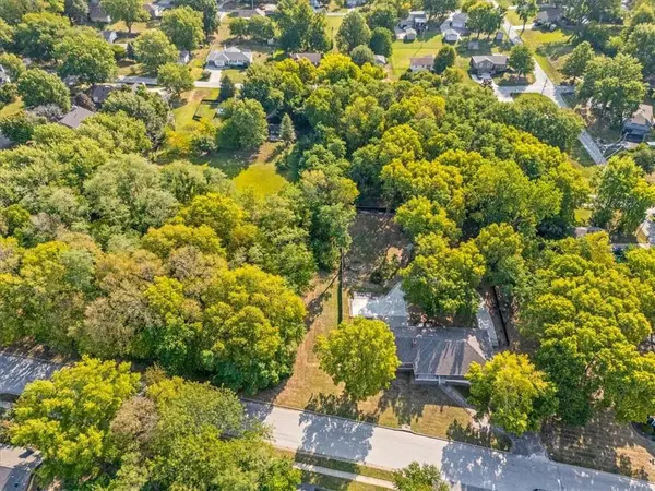 10611 N Northbrooke DR, Kansas City, MO 64155