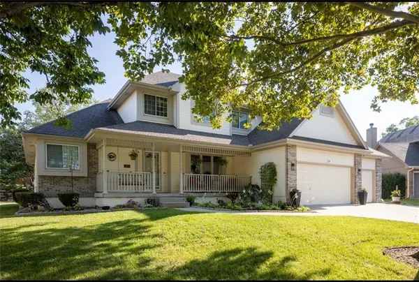 2812 SW Emerald Creek PL, Blue Springs, MO 64015