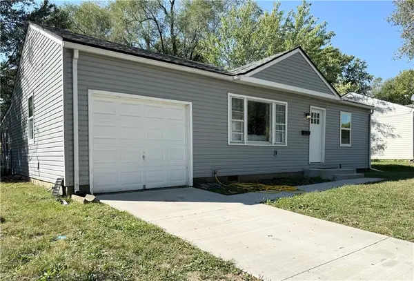 818 Broad ST, Warrensburg, MO 64093