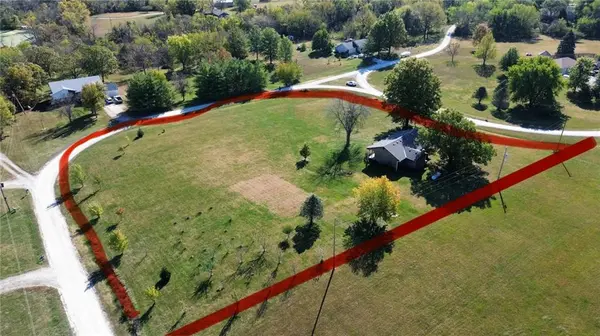 13200 E N Hedgewood Hills RD, Peculiar, MO 64078