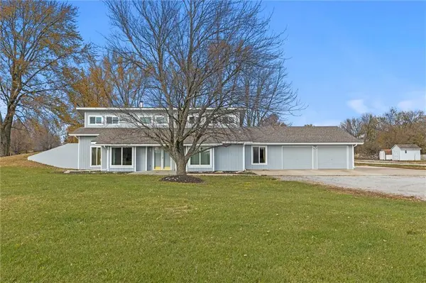 1306 E Hubach Hill RD, Raymore, MO 64083