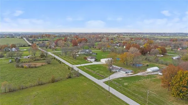 1306 E Hubach Hill RD, Raymore, MO 64083