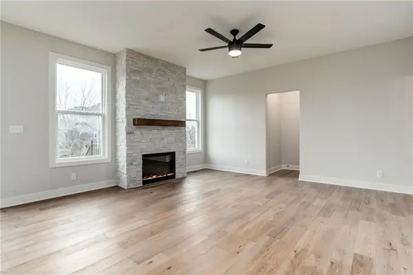 22450 S Jefferson ST, Spring Hill, KS 66083