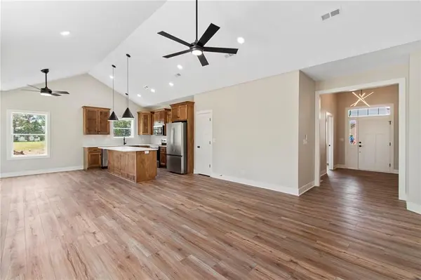 1201 Weston LN, Cameron, MO 64429