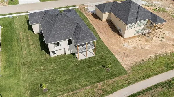 2361 NE Colonnade AVE, Blue Springs, MO 64014
