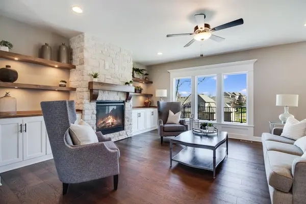 4425 NE Gateway DR, Lee's Summit, MO 64064