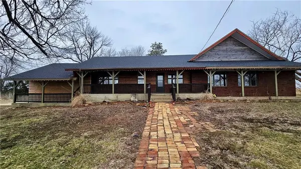 19033 S 500 RD, Deerfield, MO 64741