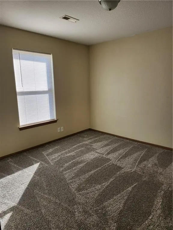 1109/1111 E 173rd ST, Belton, MO 64012