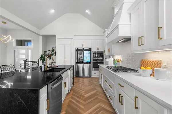 12913 W 172nd ST Overland Park, KS 66221