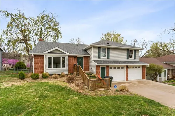 1904 Evergreen ST, Leavenworth, KS 66048