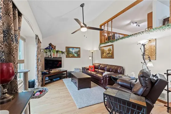 1904 Evergreen ST, Leavenworth, KS 66048