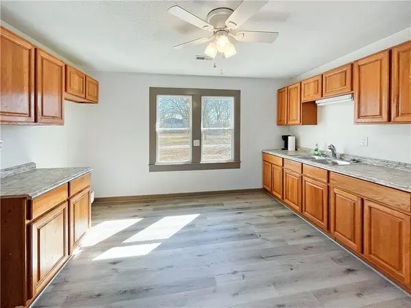 716 S Huston AVE, Altamont, KS 67330