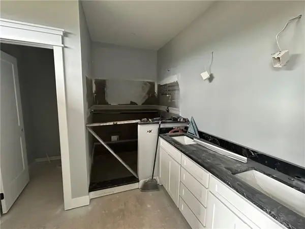 2349 NE Colonnade AVE, Blue Springs, MO 64014