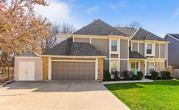 4417 NW Wildwood DR, Gladstone, MO 64116