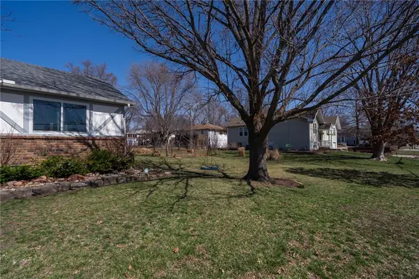 708 W Nelson ST, Edgerton, KS 66021