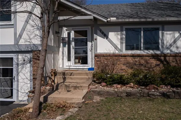 708 W Nelson ST, Edgerton, KS 66021