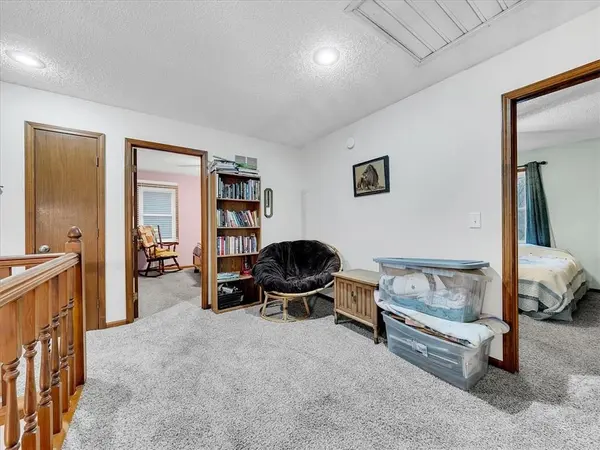 11804 S Outer Belt RD Lone Jack, MO 64070