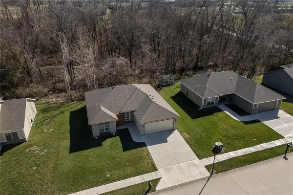 1313 Kristie CIR, Excelsior Springs, MO 64024