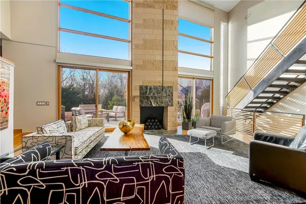 13908 Mastin ST, Overland Park, KS 66221