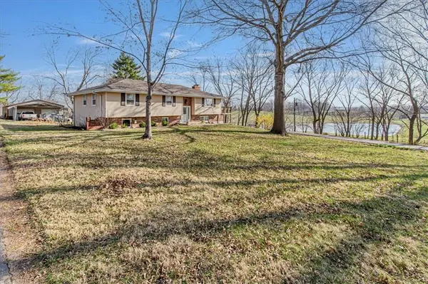 1930 Hillview RD, Liberty, MO 64068