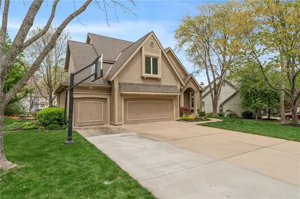 13144 El Monte DR, Leawood, KS 66209