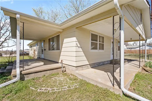 202 Main ST, Dearing, KS 67340