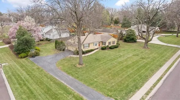 6801 BEVERLY ST, Overland Park, KS 66204