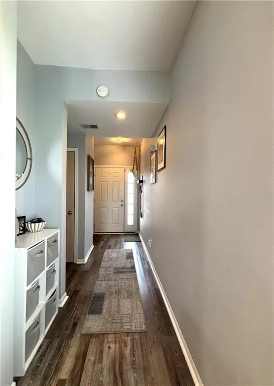 1661 SW Mission RD, Lee's Summit, MO 64081