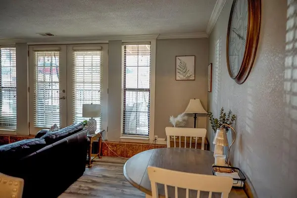 4727 Jarboe ST #11 Kansas City, MO 64112