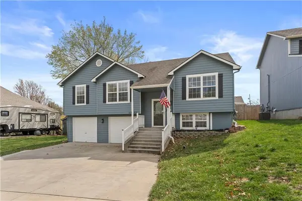 13733 Lawrence AVE, Bonner Springs, KS 66012