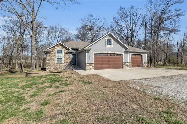17253 NW County Road 1501 RD, Archie, MO 64725