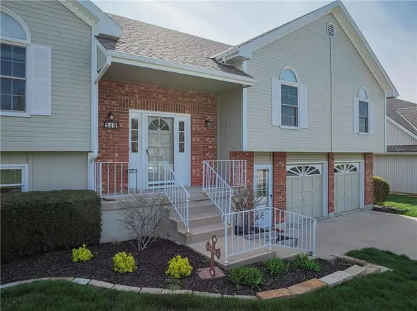 519 NE Timbercreek DR, Lee's Summit, MO 64086