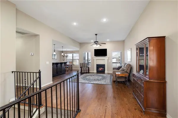 2711 W Colton AVE, Ozark, MO 65721