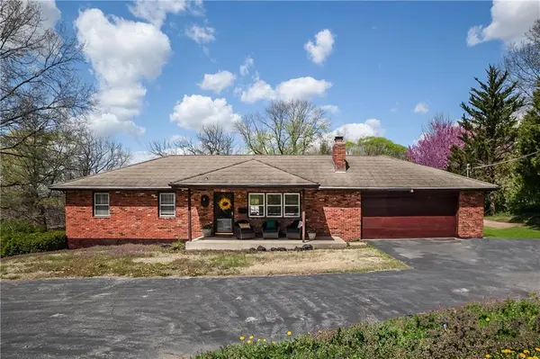 19608 E Yocum RD, Independence, MO 64058