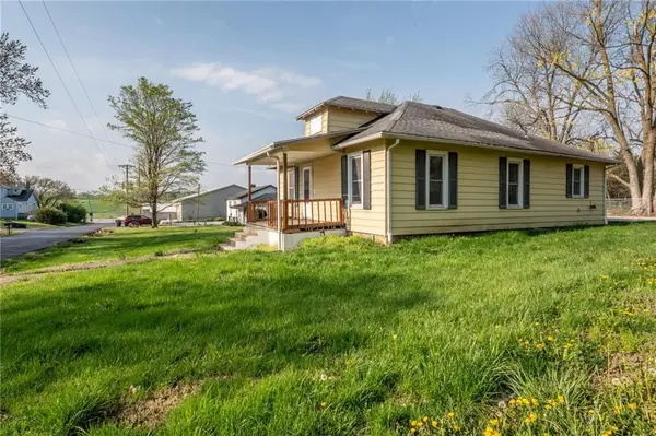 120 N Garrison ST, Ferrelview, MO 64163