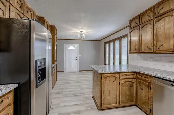 1400 R D Mize RD, Blue Springs, MO 64015