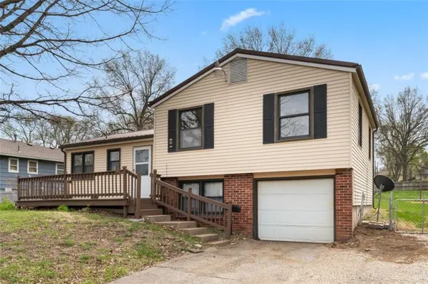 8709 E 84th ST, Raytown, MO 64138