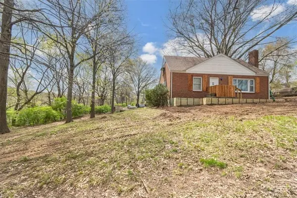 10815 Scarritt AVE, Sugar Creek, MO 64054