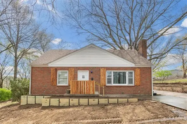 10815 Scarritt AVE, Sugar Creek, MO 64054