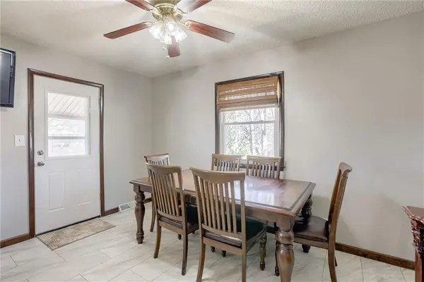 100 Owens AVE, Smithville, MO 64089
