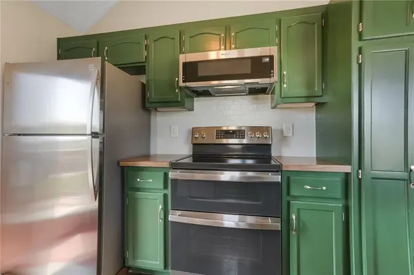 9204 N Mulberry AVE Kansas City, MO 64155