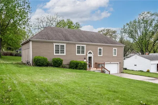 11307 E 78th ST, Raytown, MO 64138