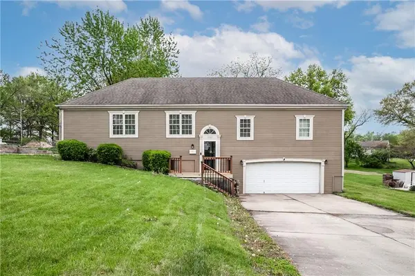 11307 E 78th ST, Raytown, MO 64138