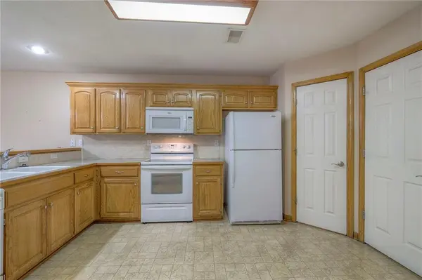 446 KREISEL DR, Raymore, MO 64083