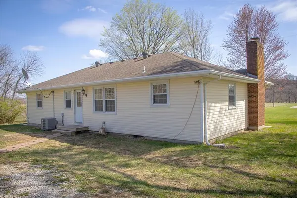37160 W 156th ST, Rayville, MO 64084