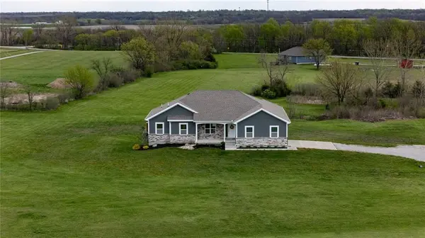5033 SE Fox Run RD, Lathrop, MO 64465