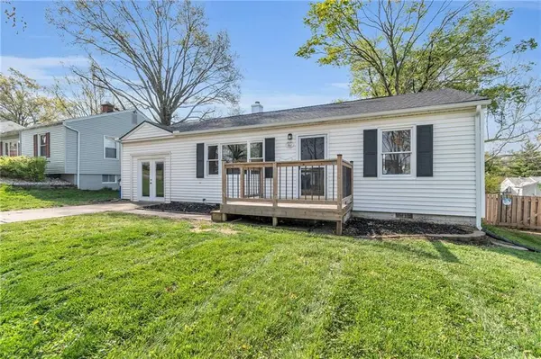 2411 NE 60th ST, Gladstone, MO 64118