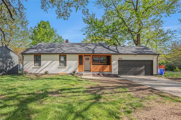 6700 W 65th TER, Overland Park, KS 66202